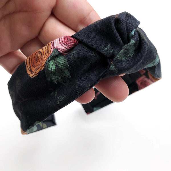 Passe pour cheveux Fleurs Rosettes fond noir