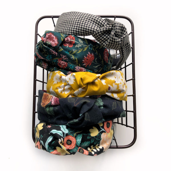 Passe pour cheveux Pied-de-poule ou Fleurs fond Vert