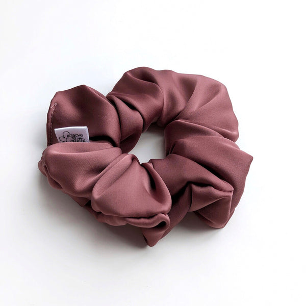 Chouchou en satin Rosewood. Élastique Scrunchie fait au Québec