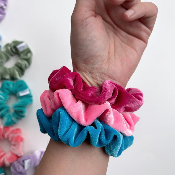 Chouchou scrunchie format slim avec élastique régulier. Parfait pour cheveux courts et fins